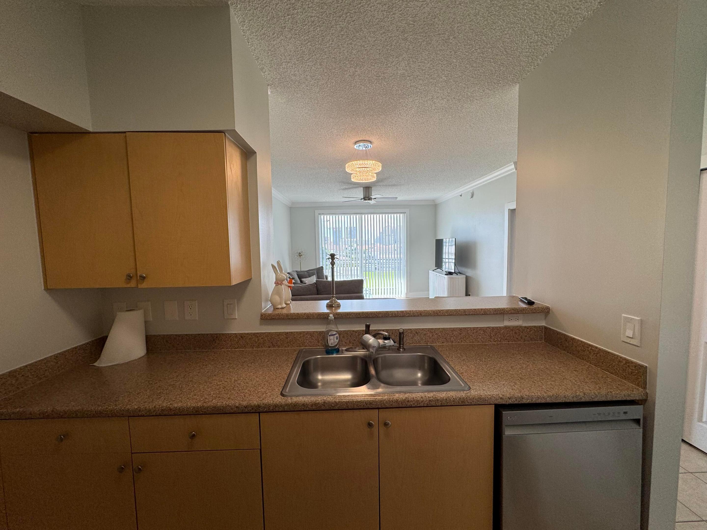 The Montecito Unit 805 photo 9