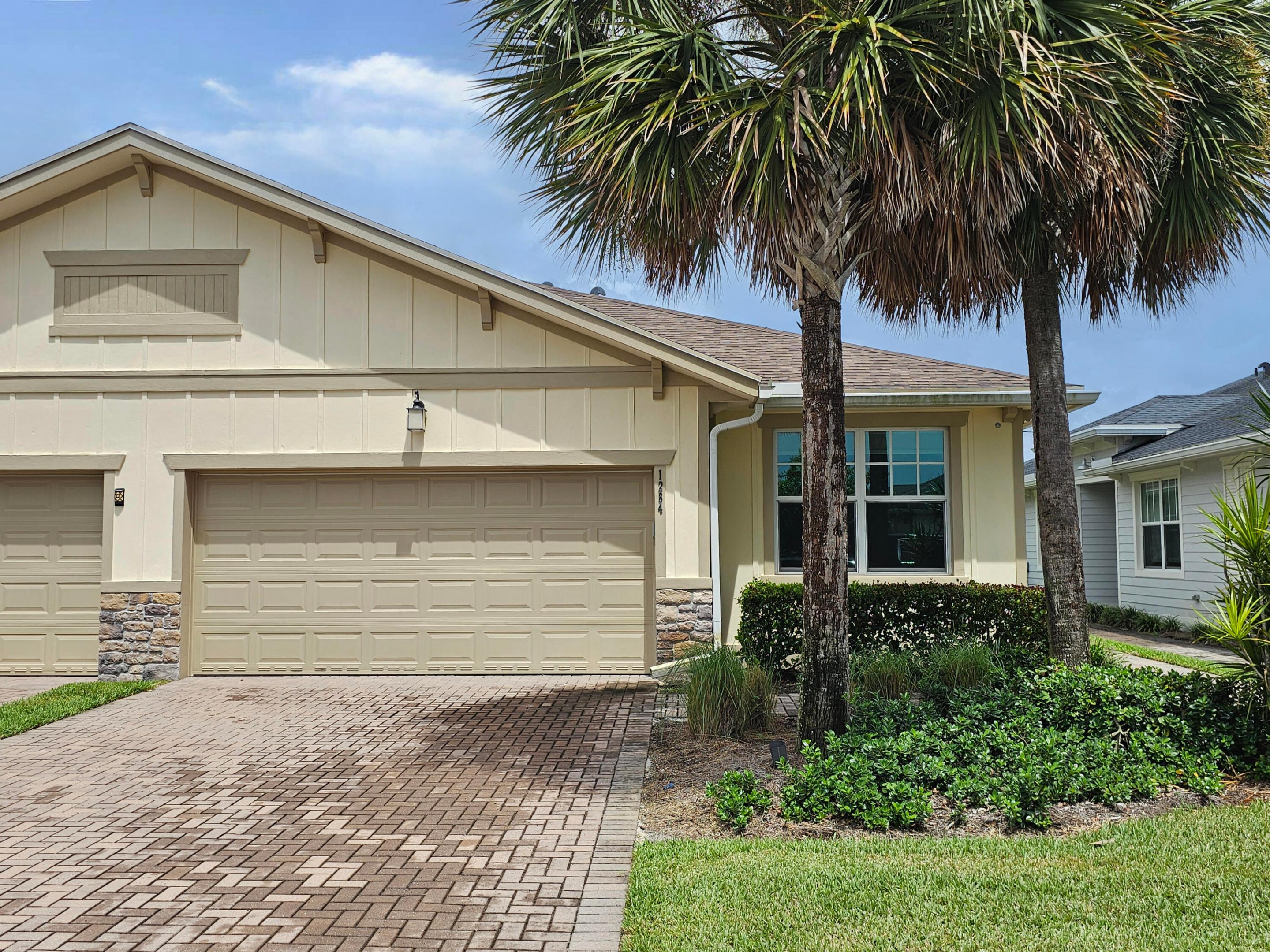 Residence photo 2