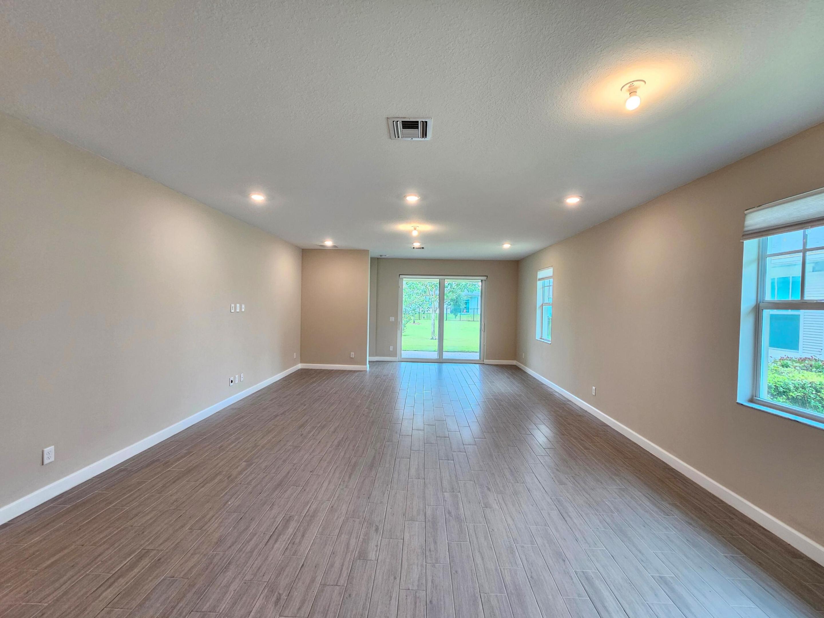 Residence photo 5