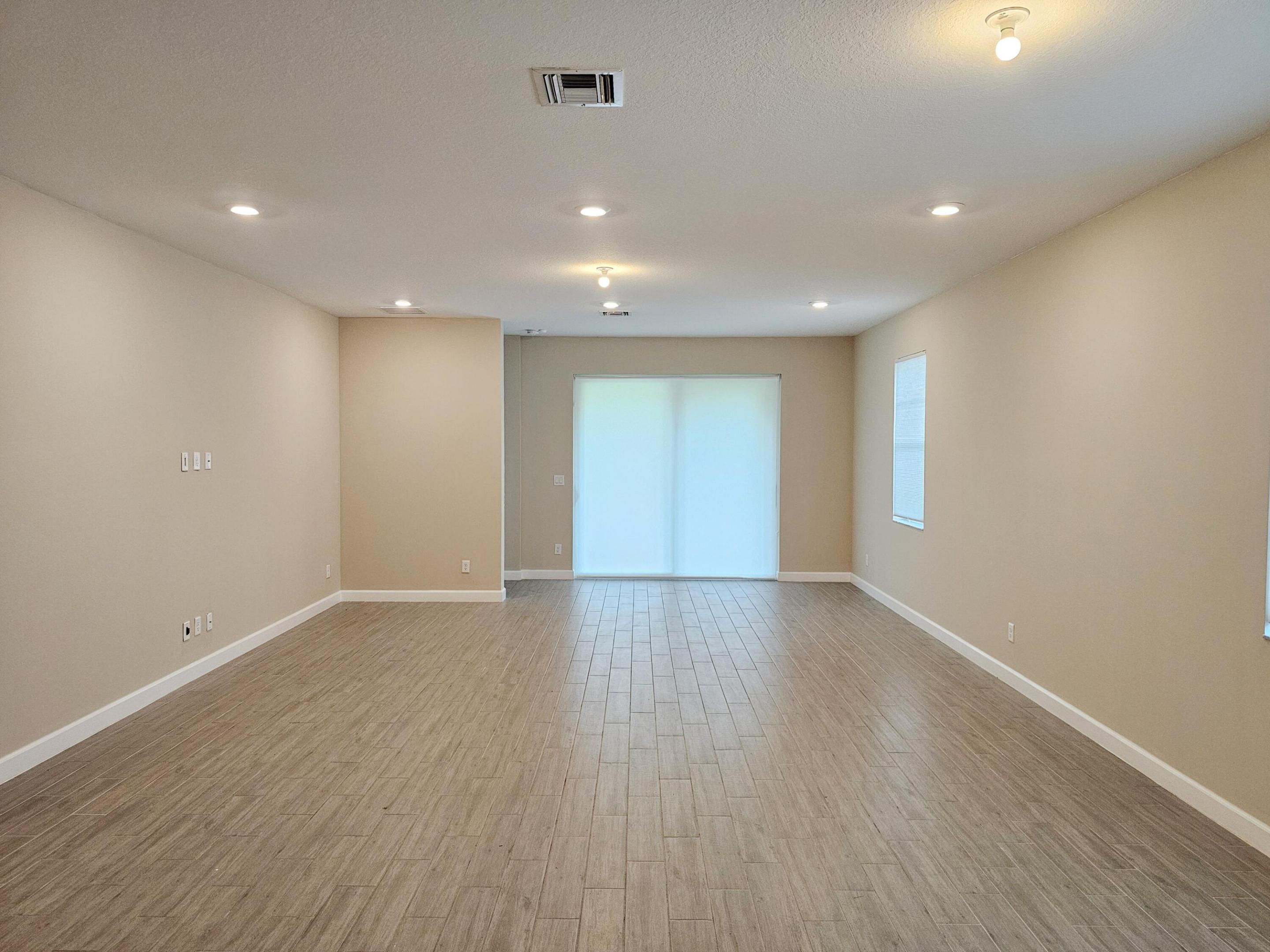 Residence photo 6