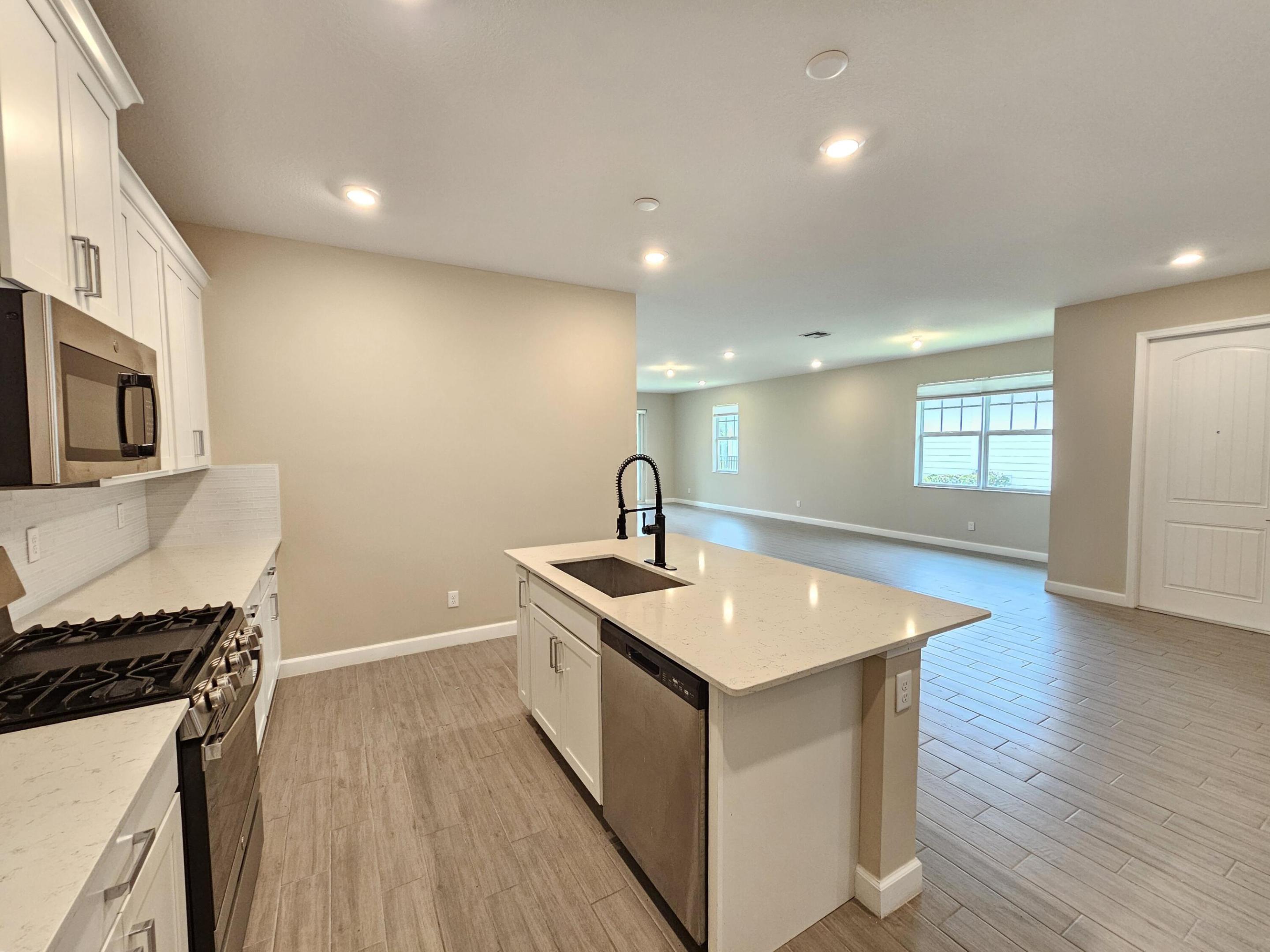 Residence photo 17