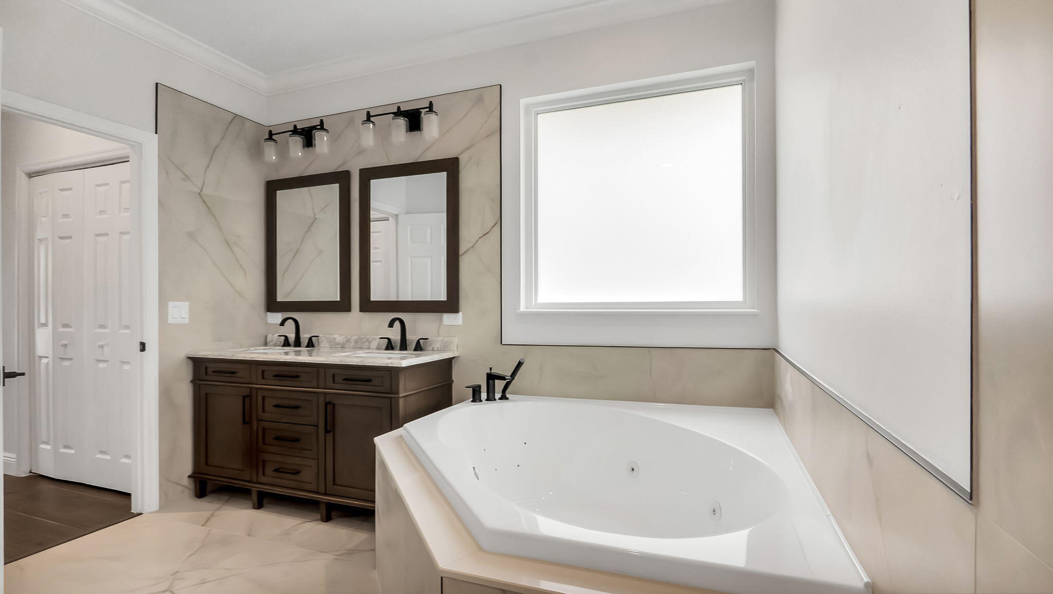 Residence photo 44