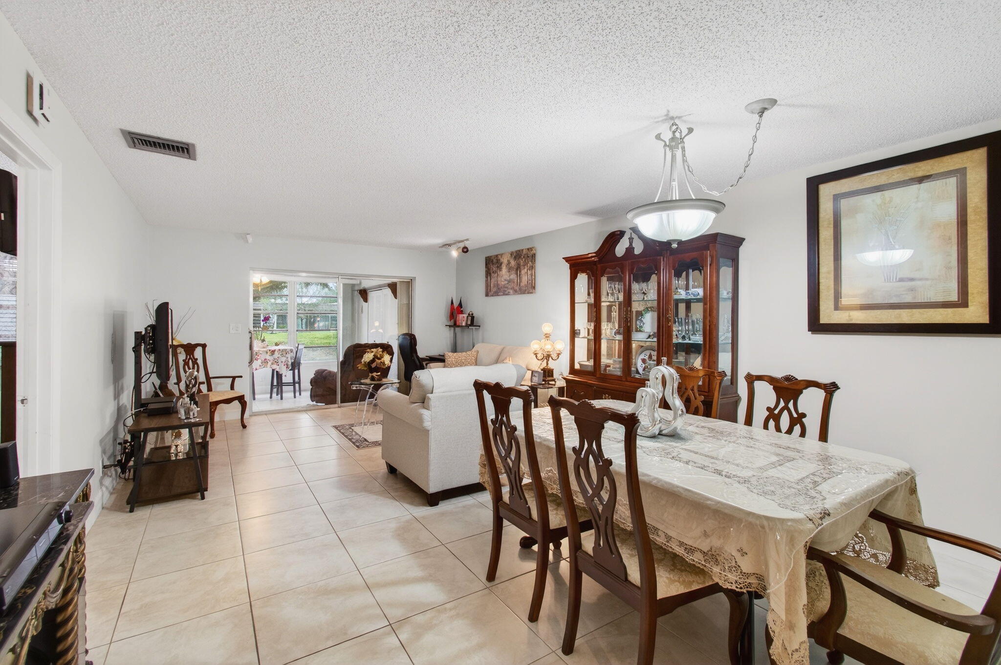  Residence photo 4