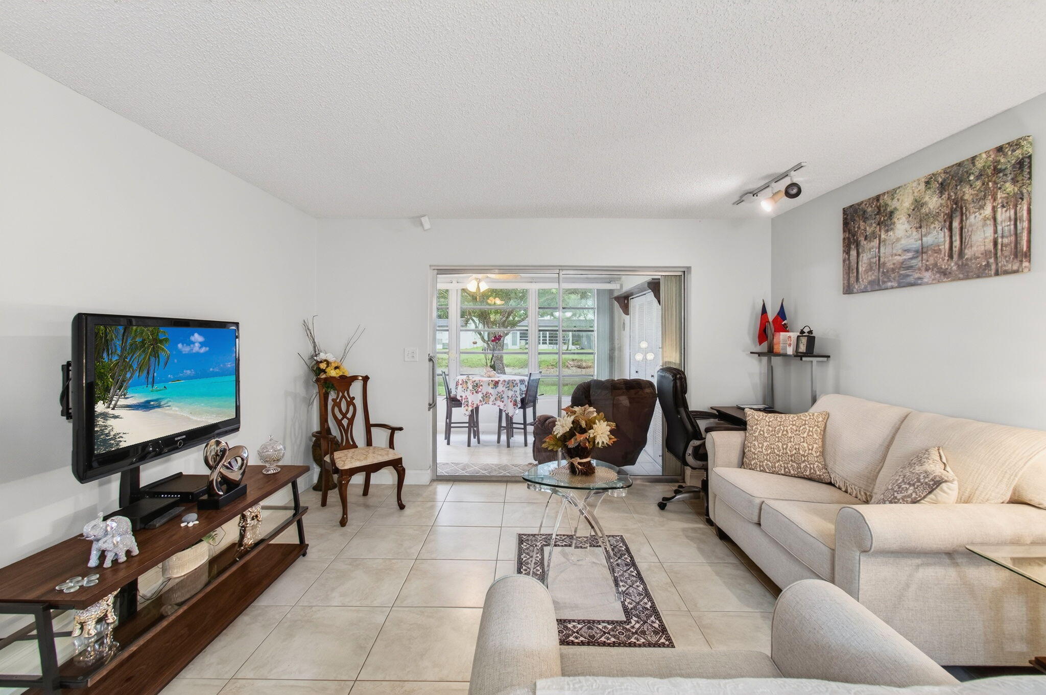  Residence photo 9