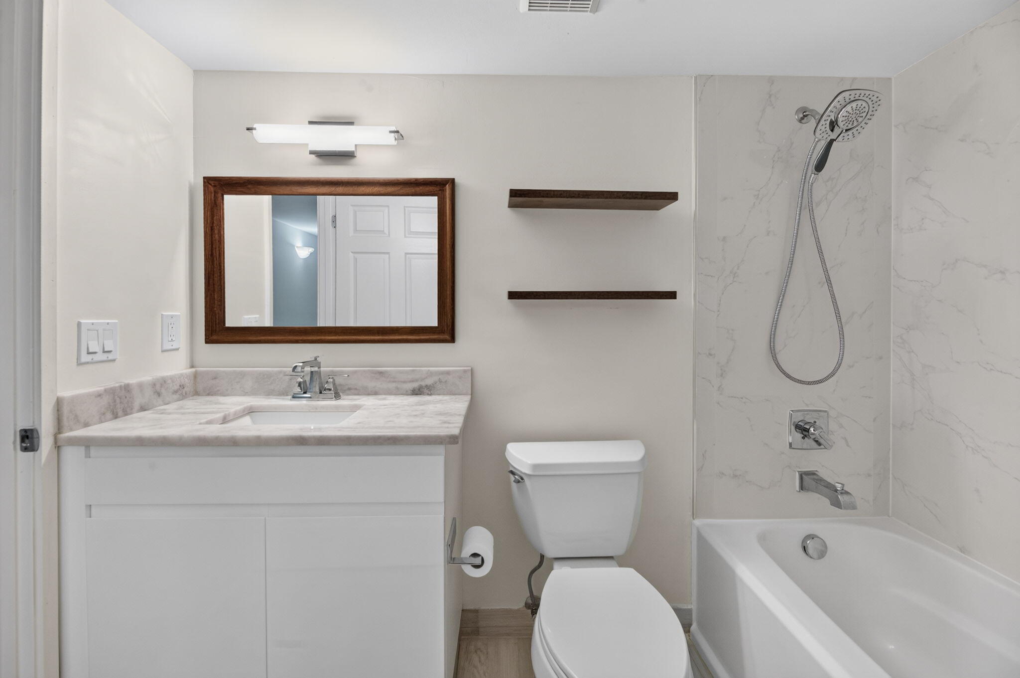 Unit 108 photo 18