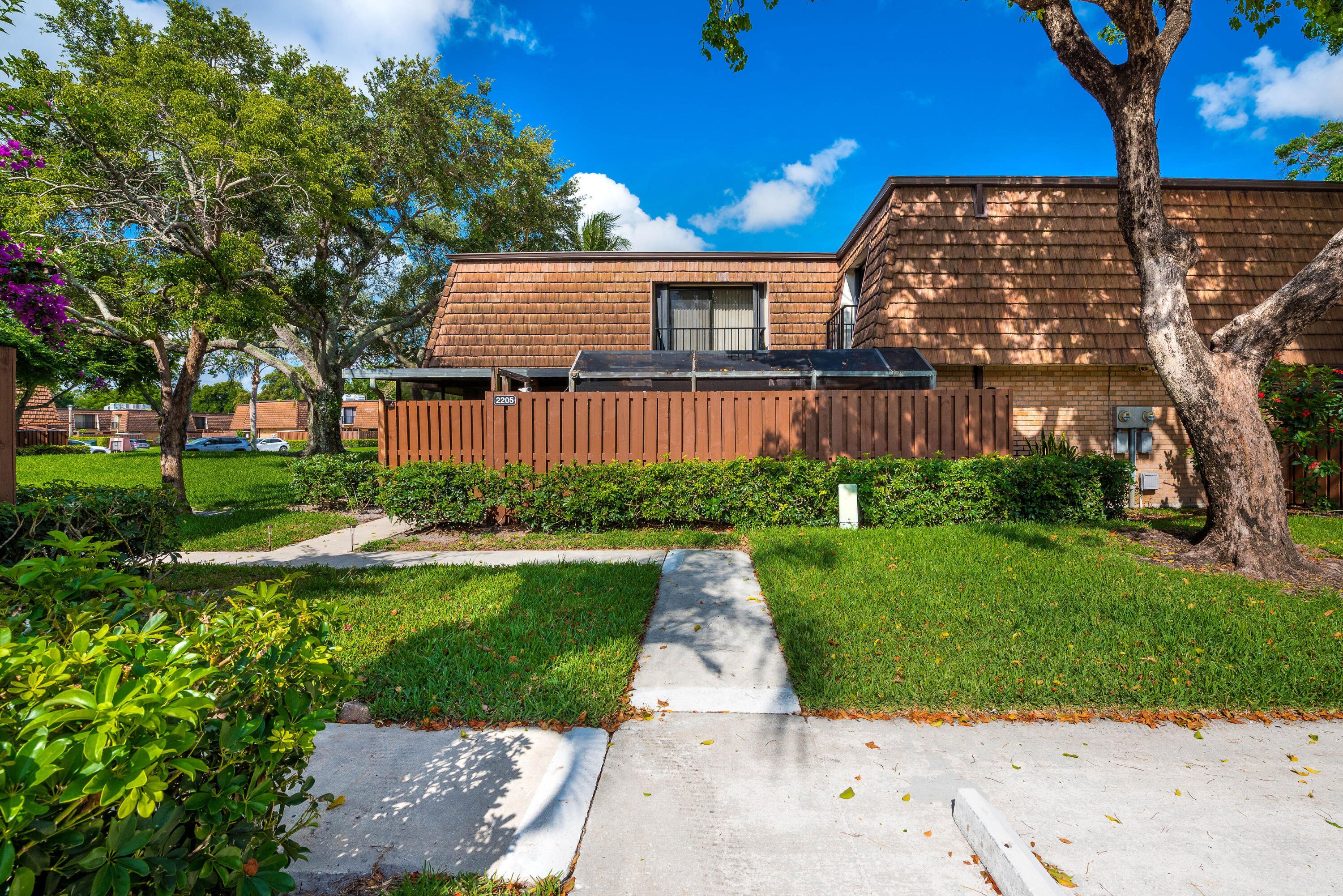 Residence photo 2