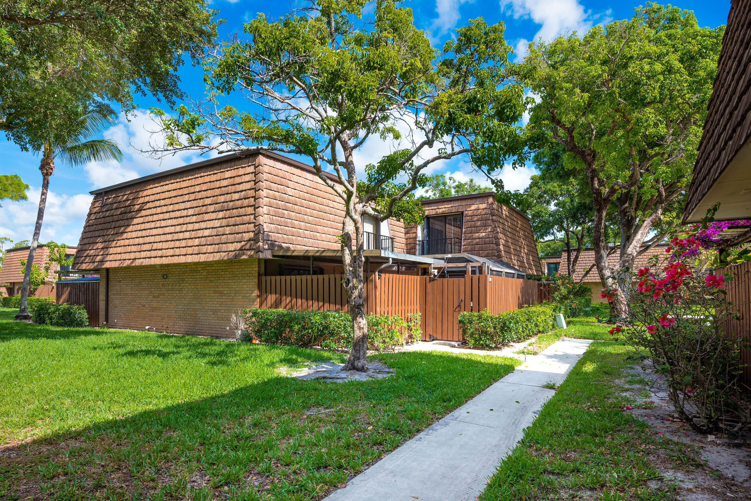 Residence photo 4