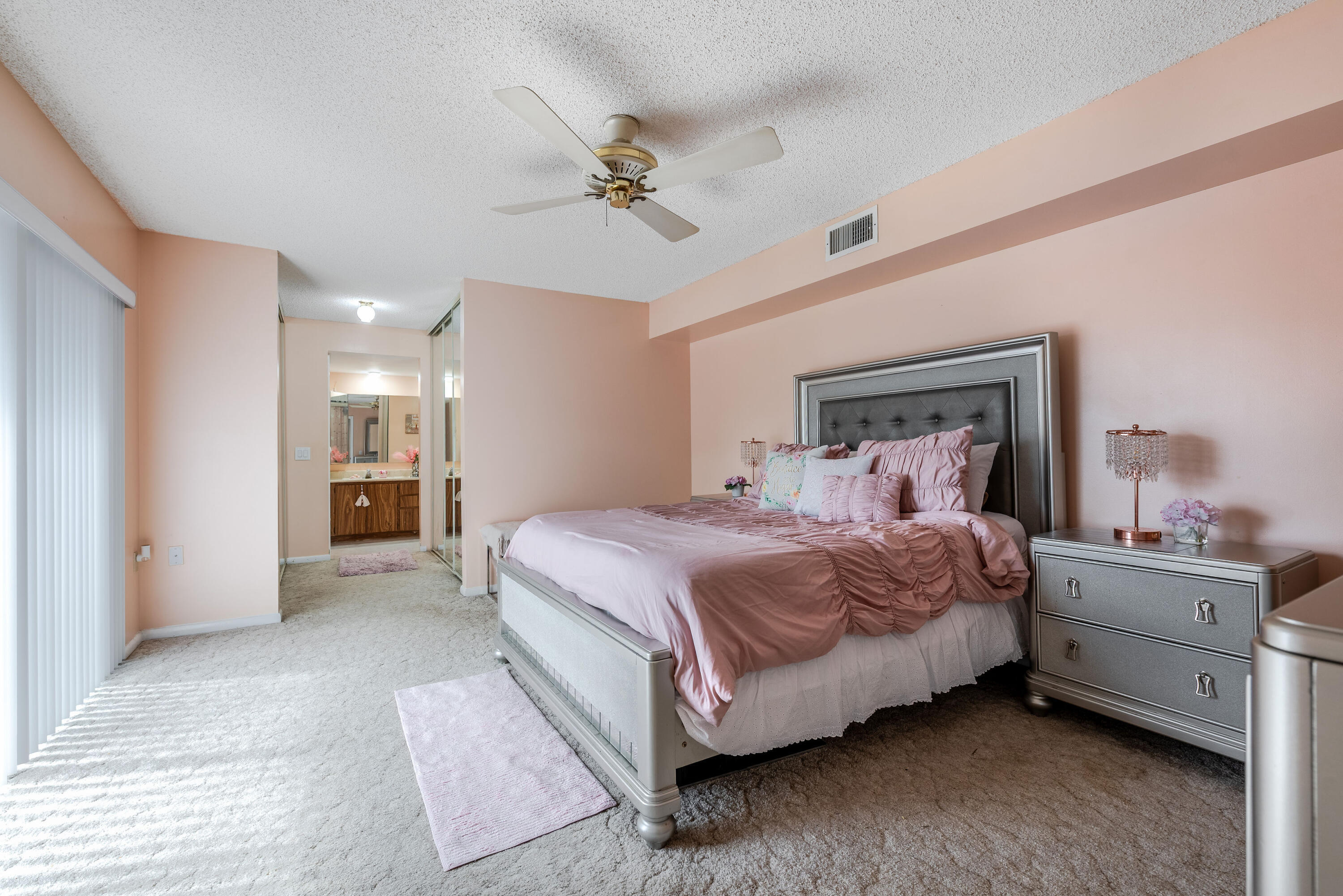 Residence photo 19