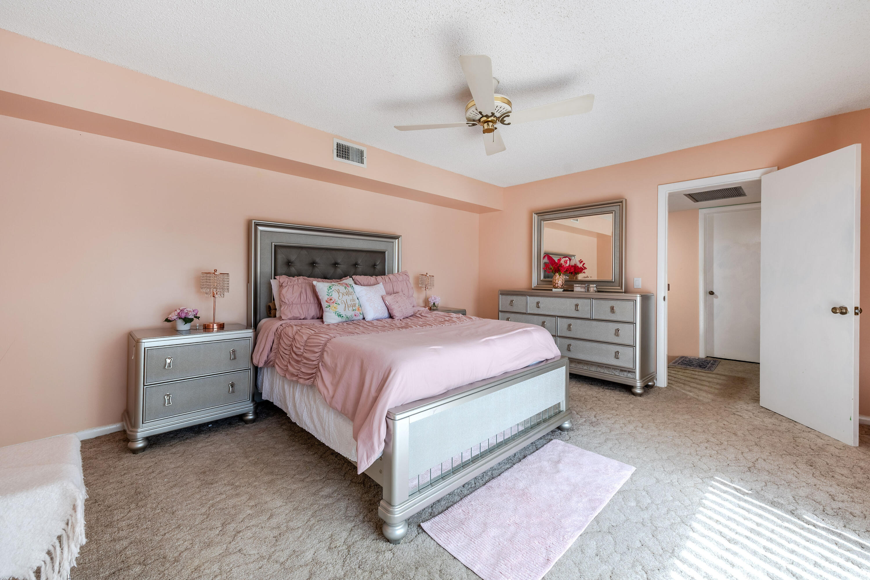 Residence photo 20