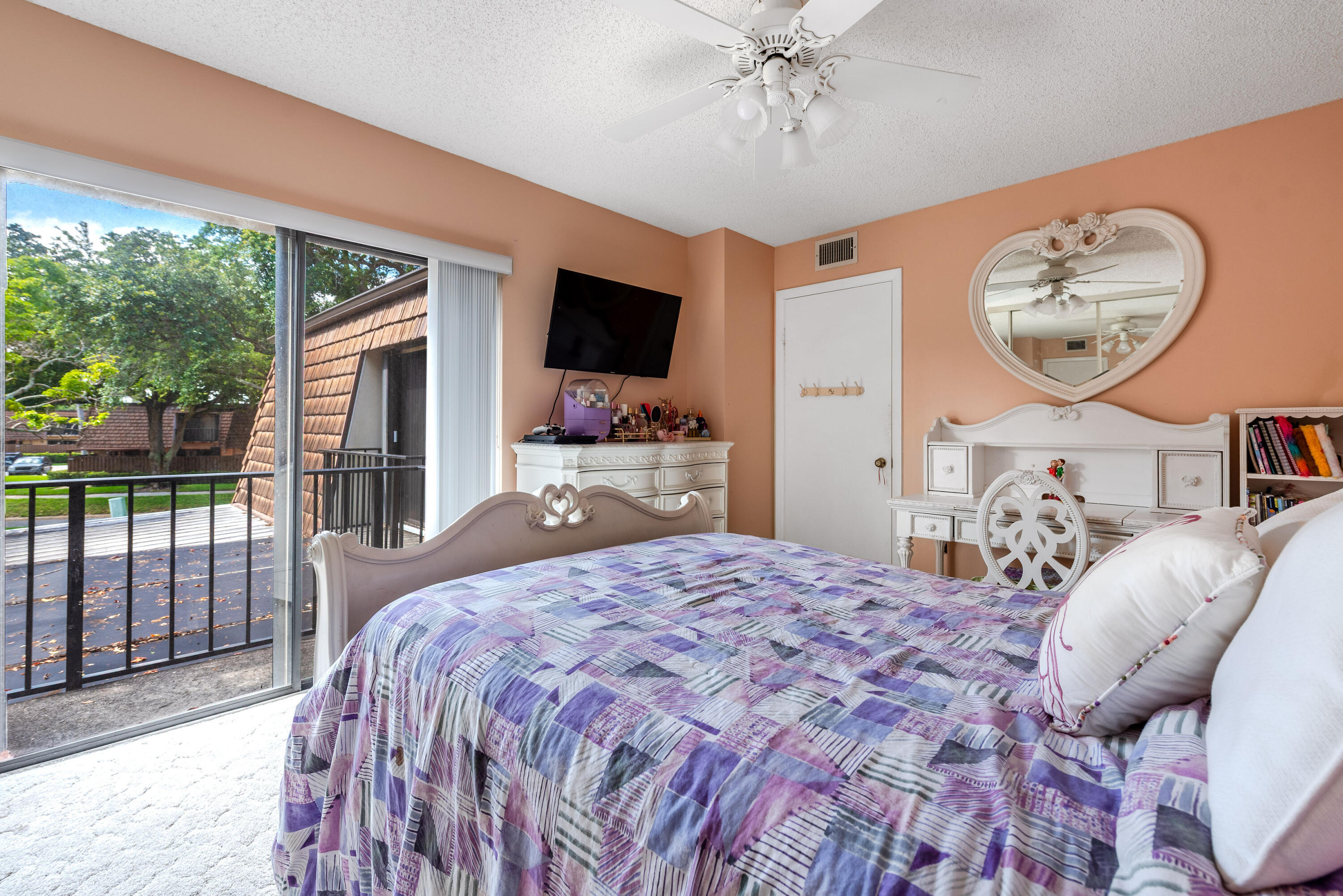 Residence photo 23