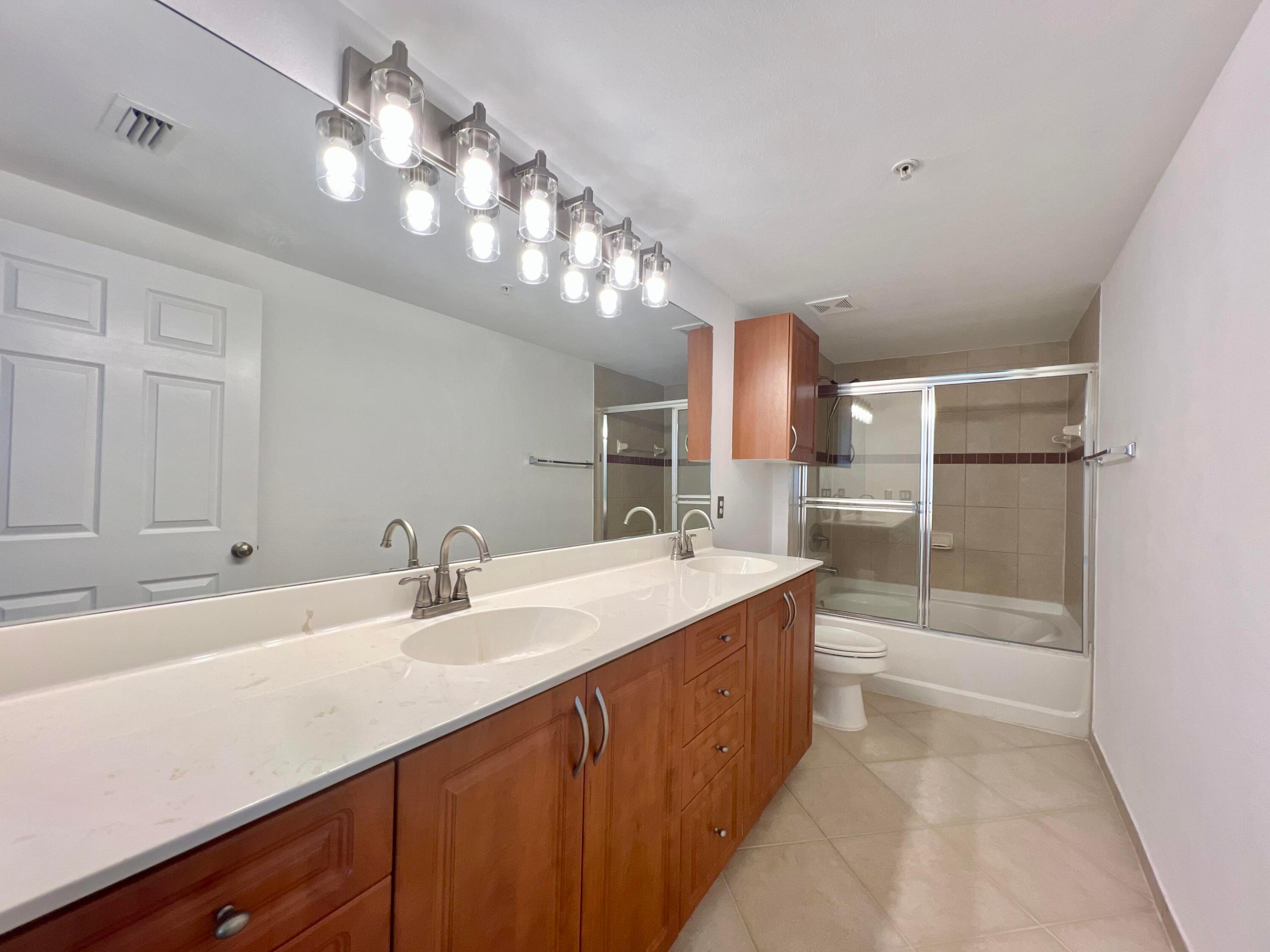  Unit 104 photo 17