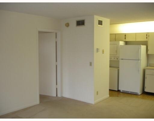 Unit C2 photo 6