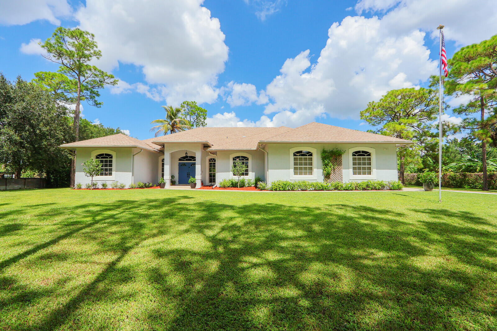 Residence photo 2
