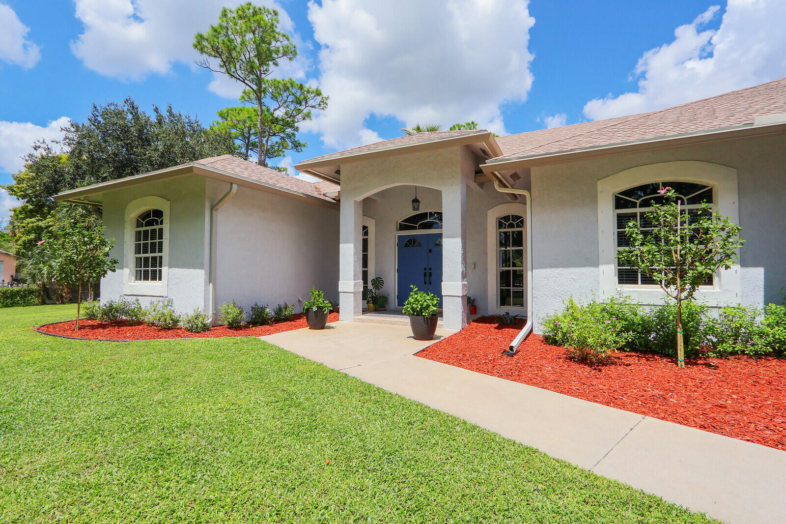 Residence photo 3