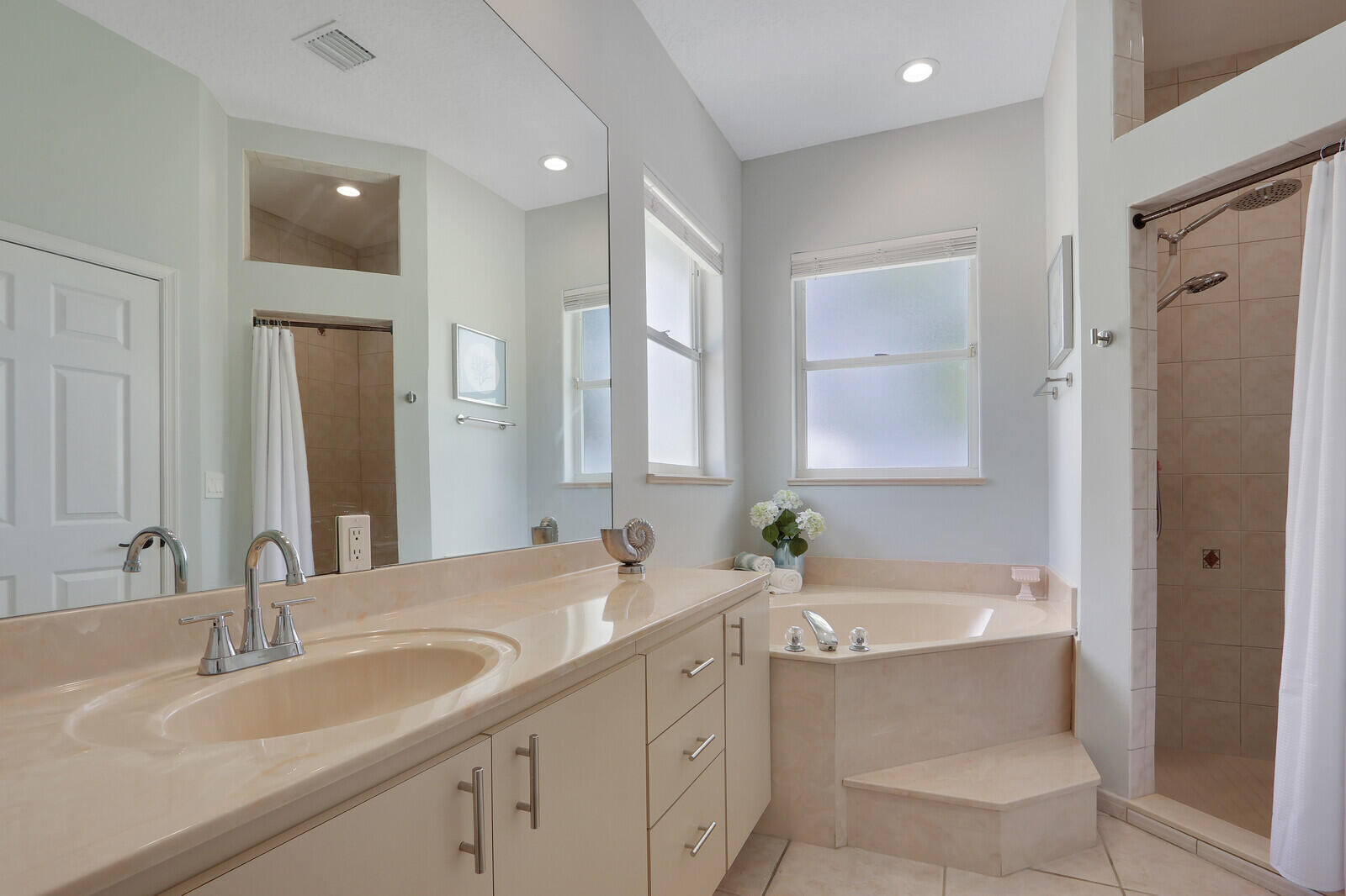 Residence photo 28
