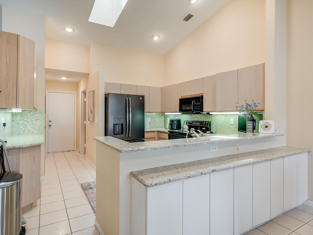  Residence photo 9