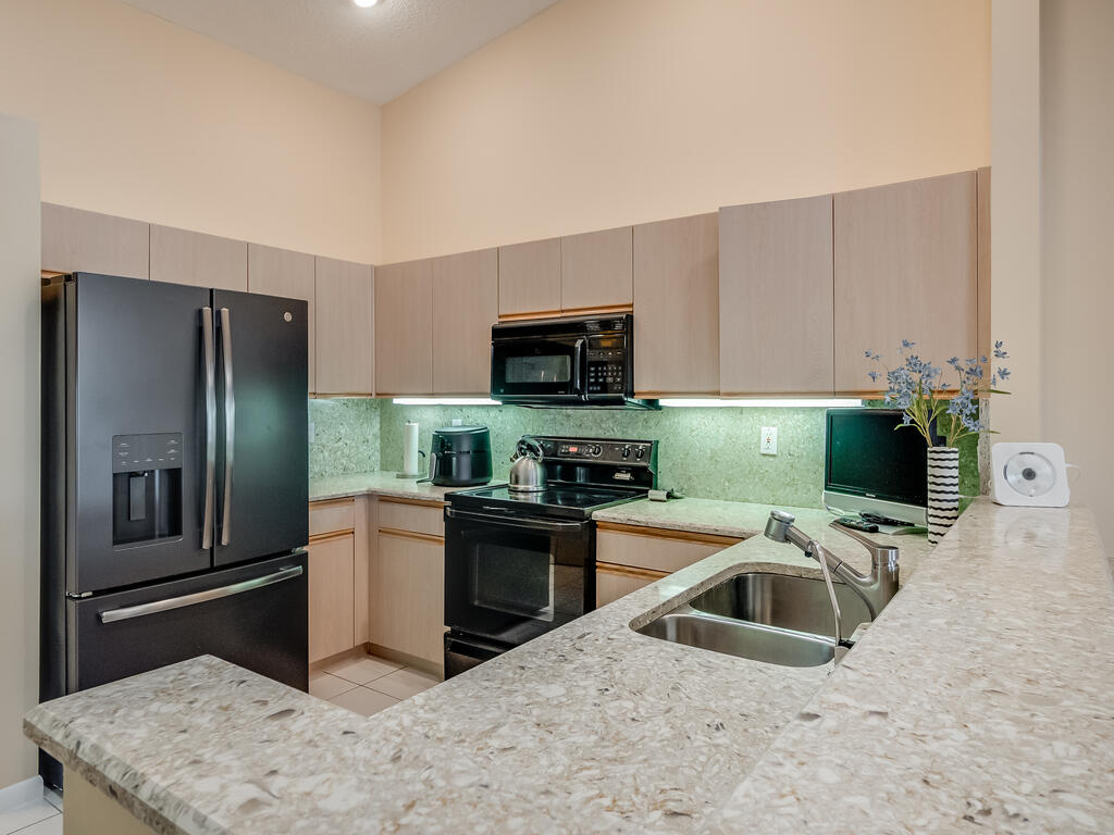  Residence photo 10