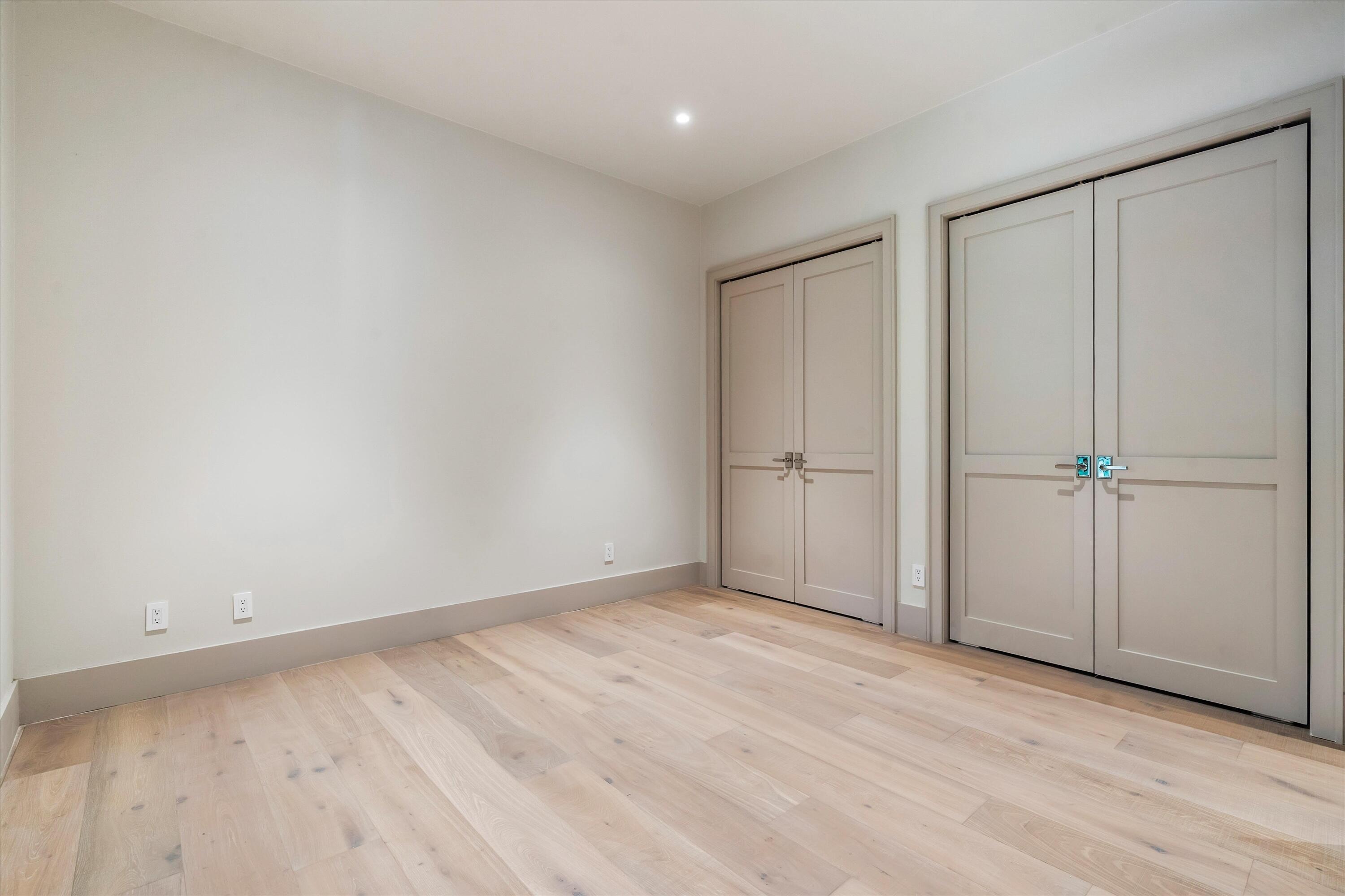 Shady Oaks Residence photo 27