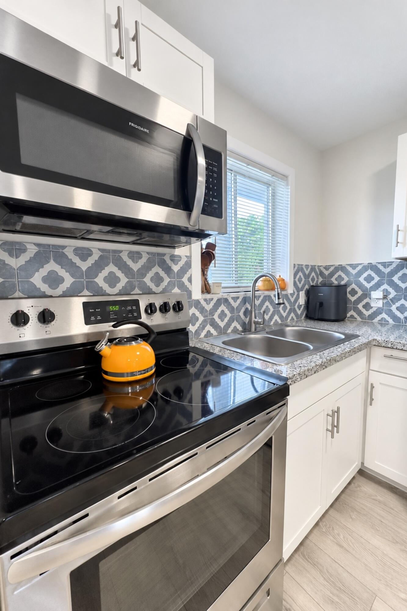 Unit 109 photo 10
