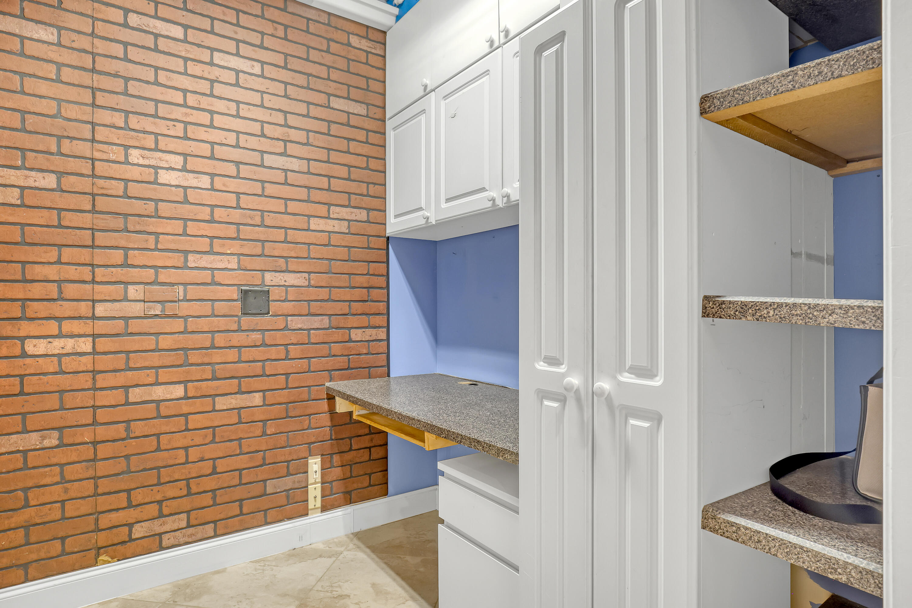 Residence photo 12