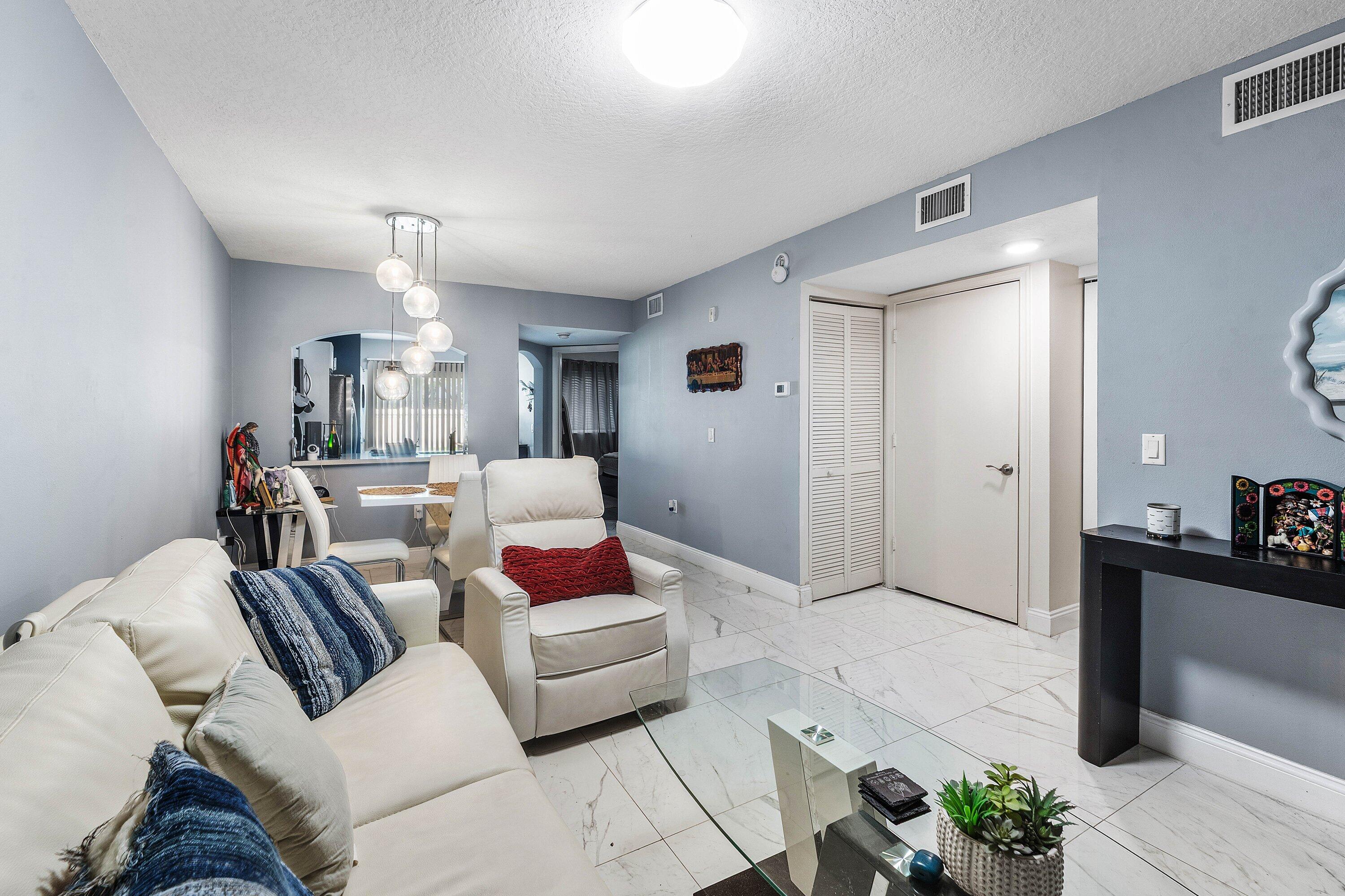  Unit 103 photo 4