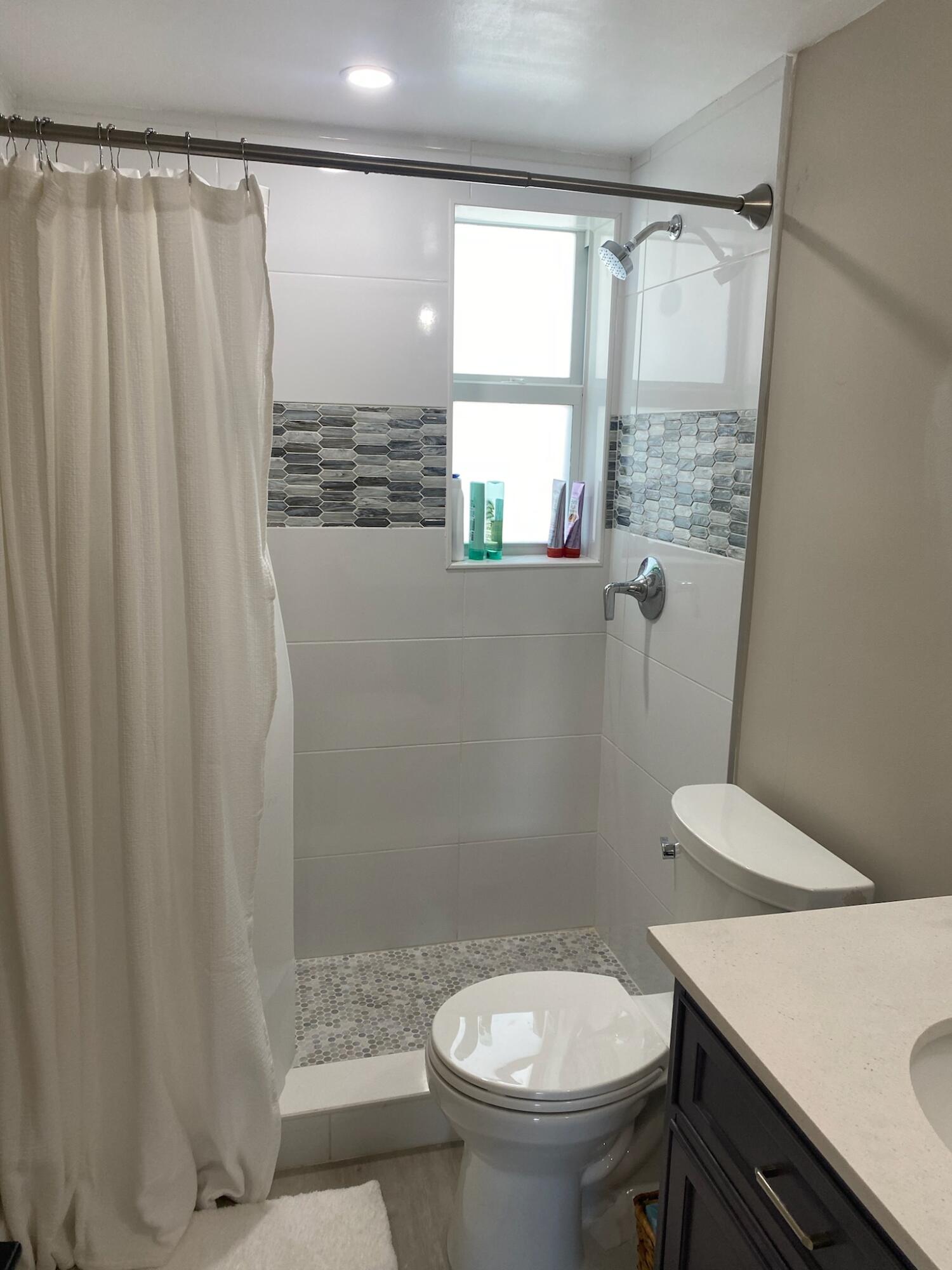 Unit 309 photo 8