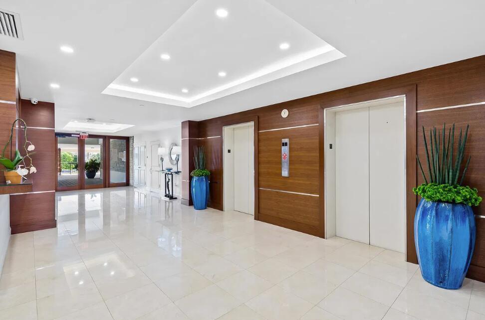 Unit 904 photo 24