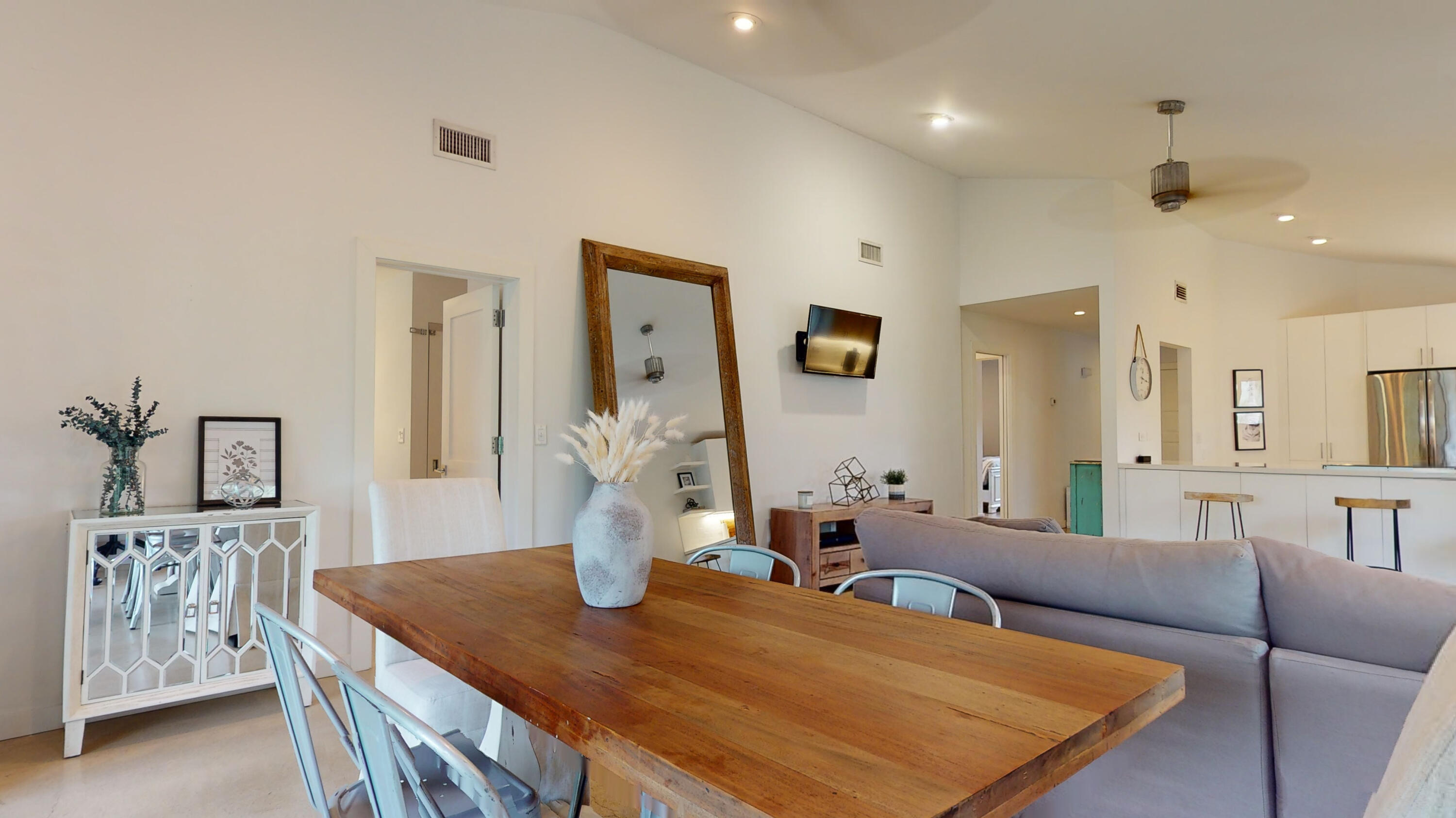 Unit 201 photo 31