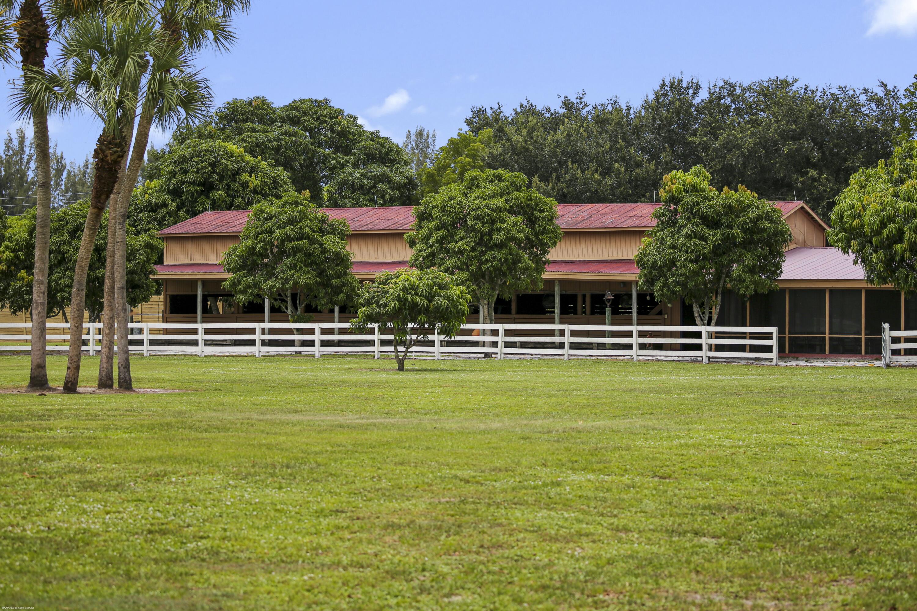 Residence photo 19