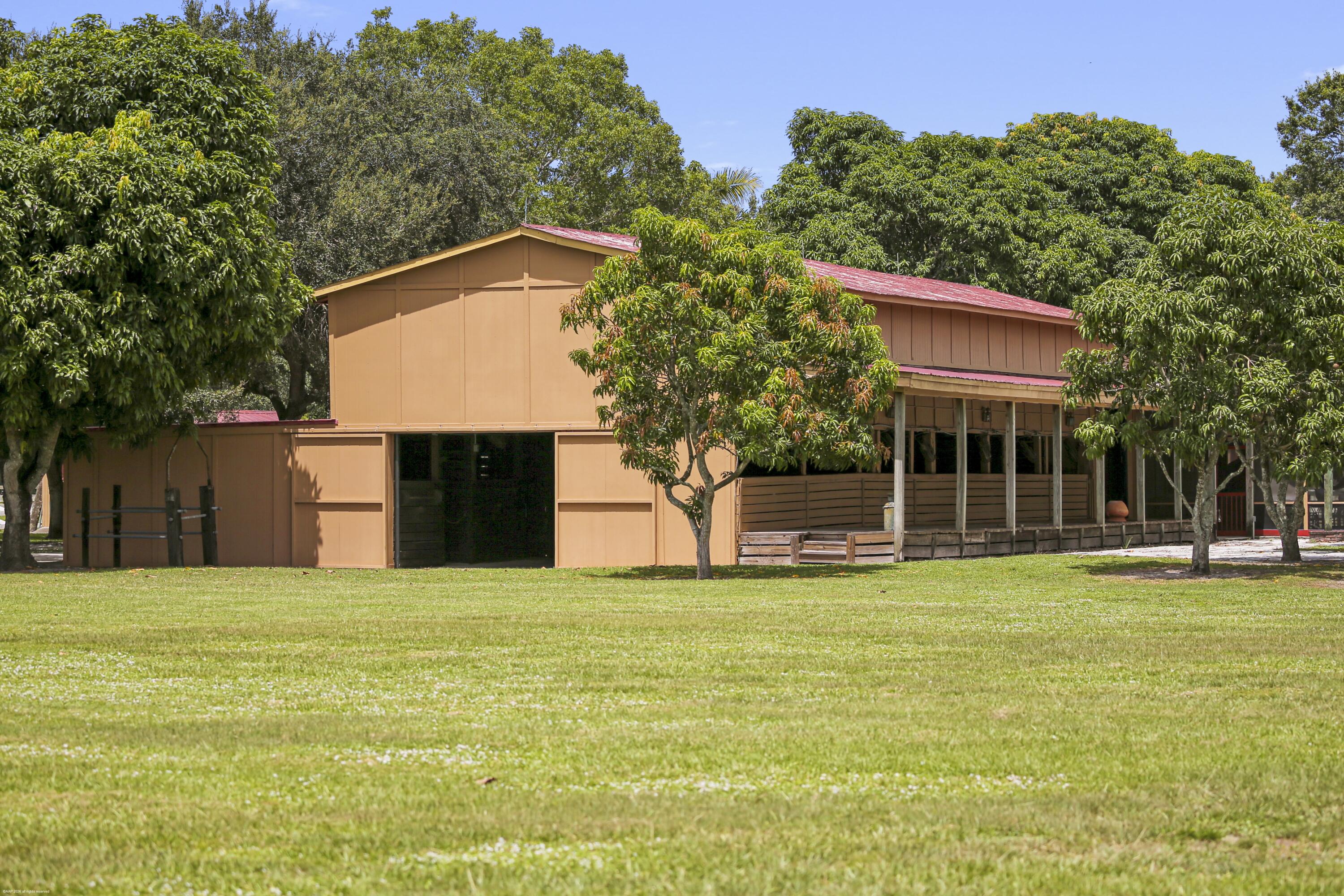 Residence photo 20