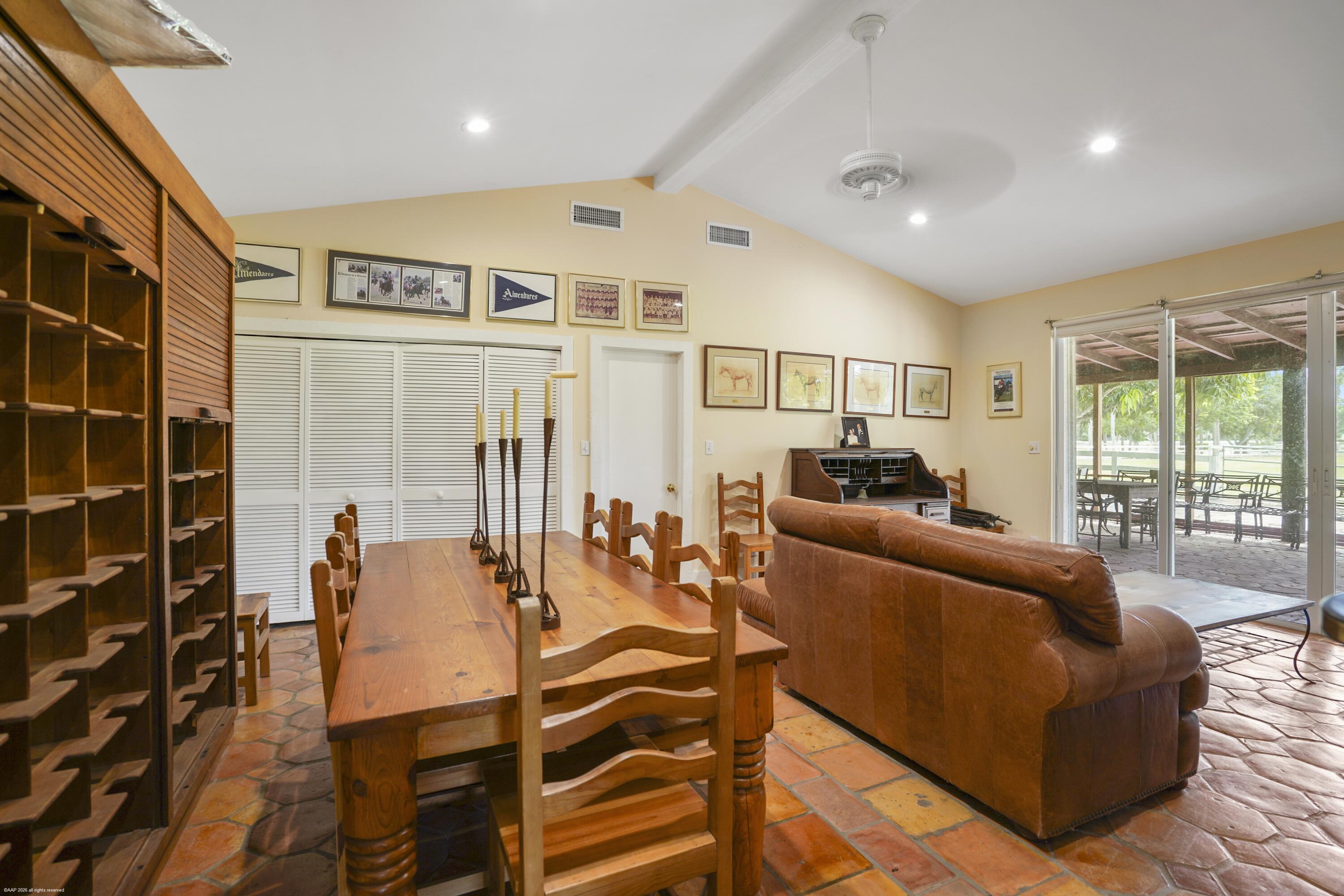 Residence photo 26