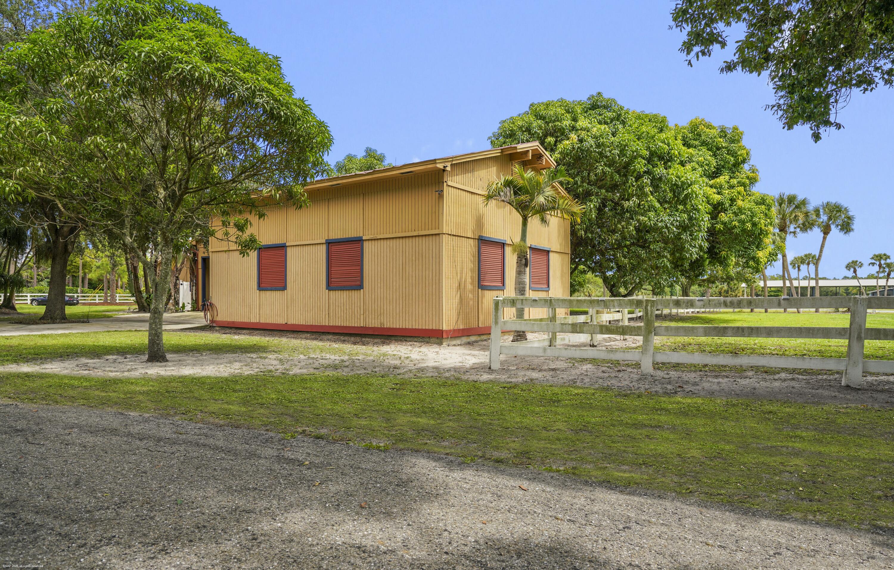Residence photo 33