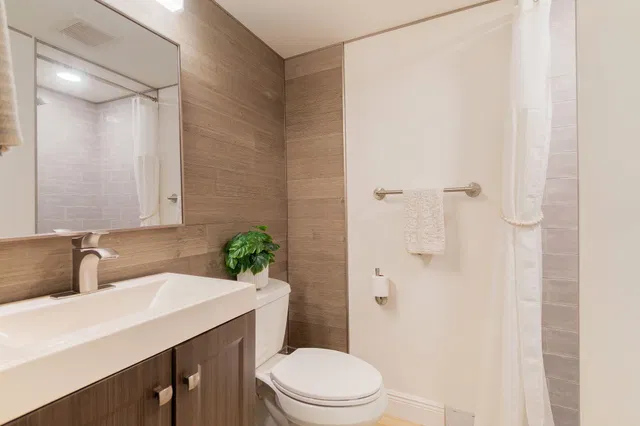 Unit 205n photo 100