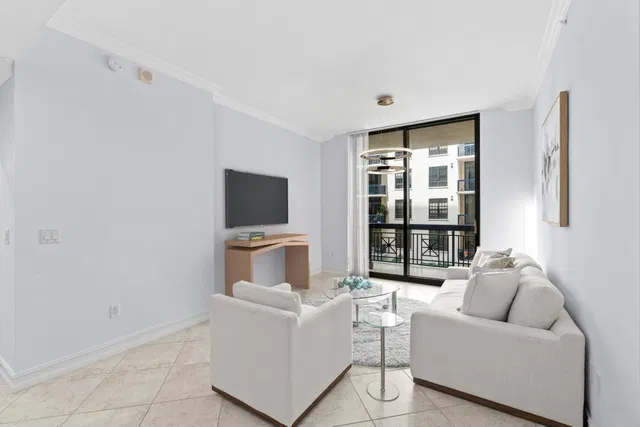 Two City Plaza Unit 713 photo 4