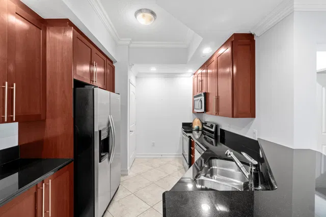 Two City Plaza Unit 713 photo 9