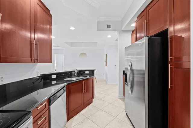 Two City Plaza Unit 713 photo 10
