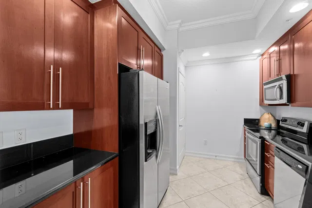 Two City Plaza Unit 713 photo 12