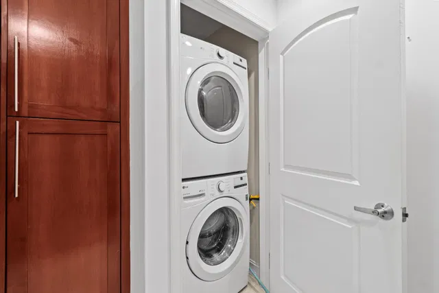 Two City Plaza Unit 713 photo 13