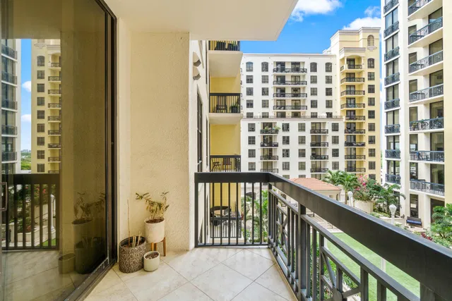Two City Plaza Unit 713 photo 23