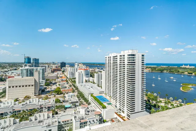 Two City Plaza Unit 820 photo 5