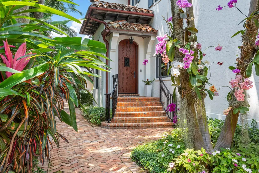 420 Brazilian Avenue — photo 4