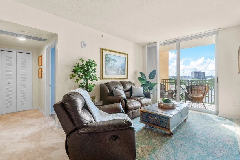 Sold Jan 2024 · 403 S Sapodilla Avenue 506, West Palm Beach