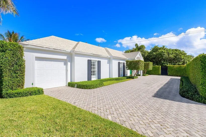 201 Bahama Lane — photo 3