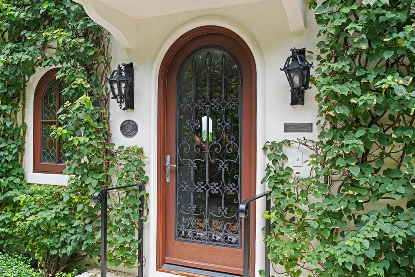 424 Brazilian Avenue — photo 3