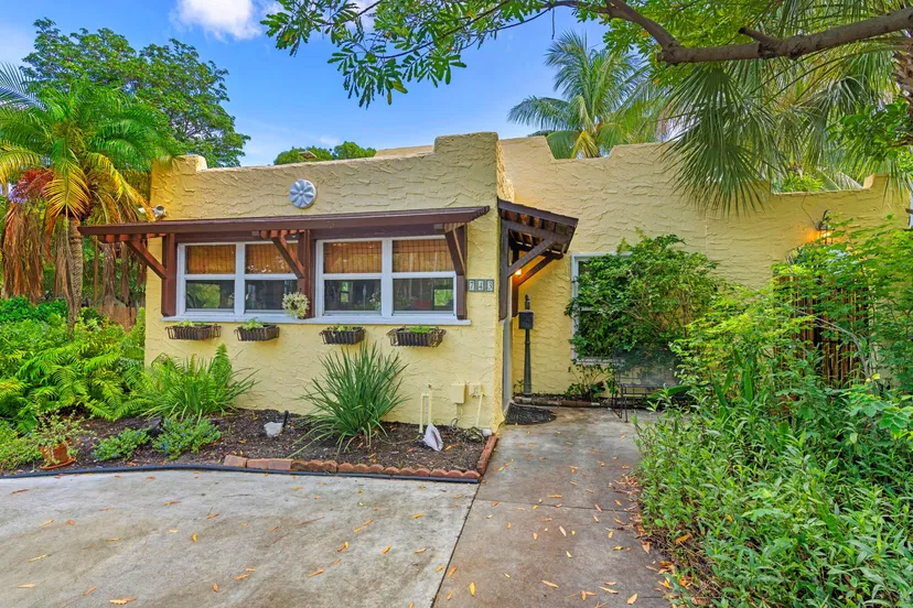 Sold Apr 2024 · 743 Park Place, West Palm Beach