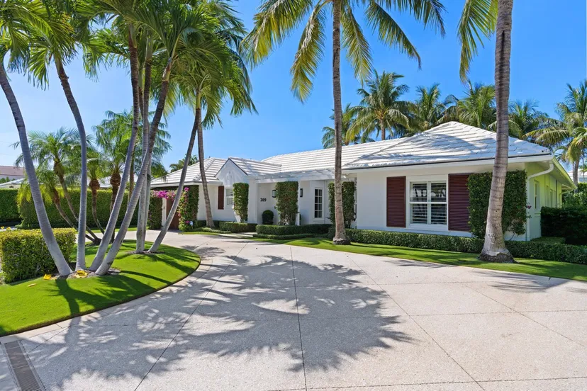 209 Bermuda Lane — photo 3