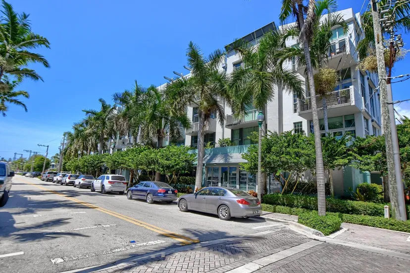 Sold Jan 2024 · 180 NE 4th Avenue 406, Delray Beach