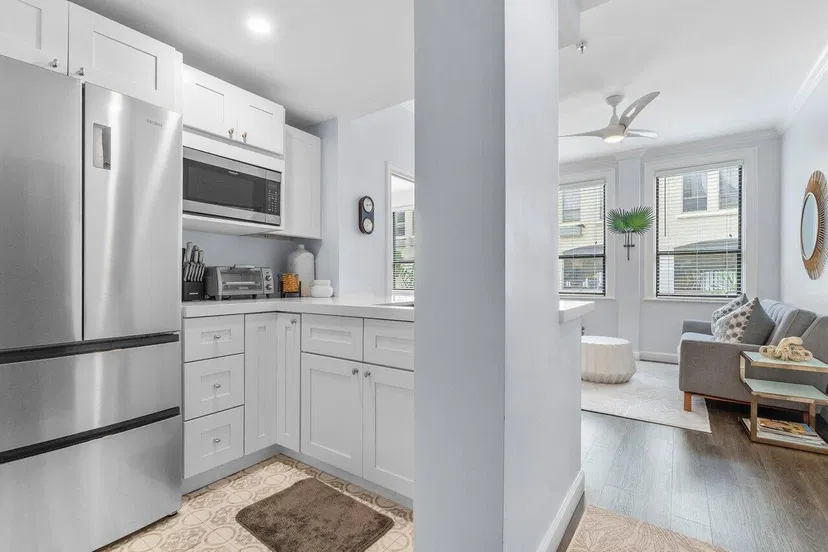 235 Sunrise Avenue #1007 — photo 3