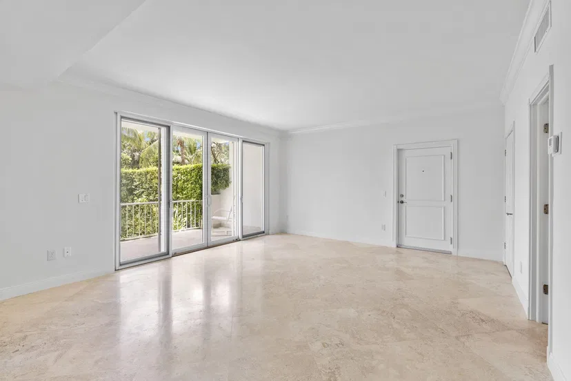 127 Peruvian Avenue #1020 — photo 4
