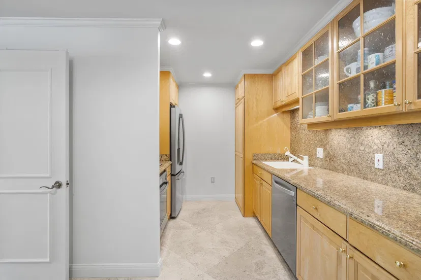 127 Peruvian Avenue #1020 — photo 5